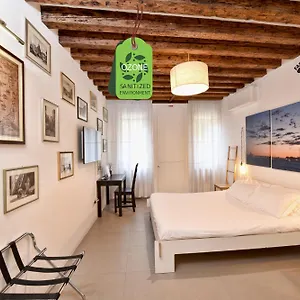 https://sottopiano-your-cozy-room.hotelinveneto.com